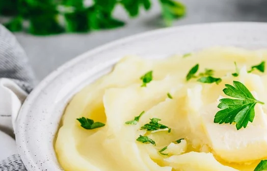 Purê de mandioca com leite de coco