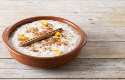 Arroz doce com coco ralado